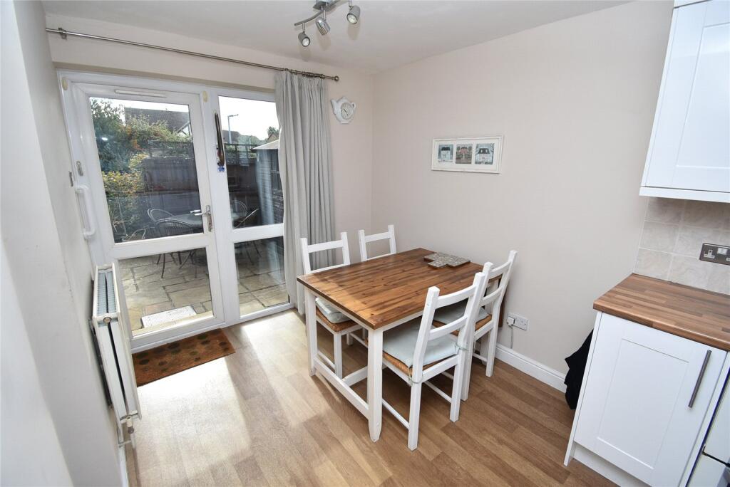 Bryant Way, Toddington, Dunstable, Bedfordshire, LU5 photo 3