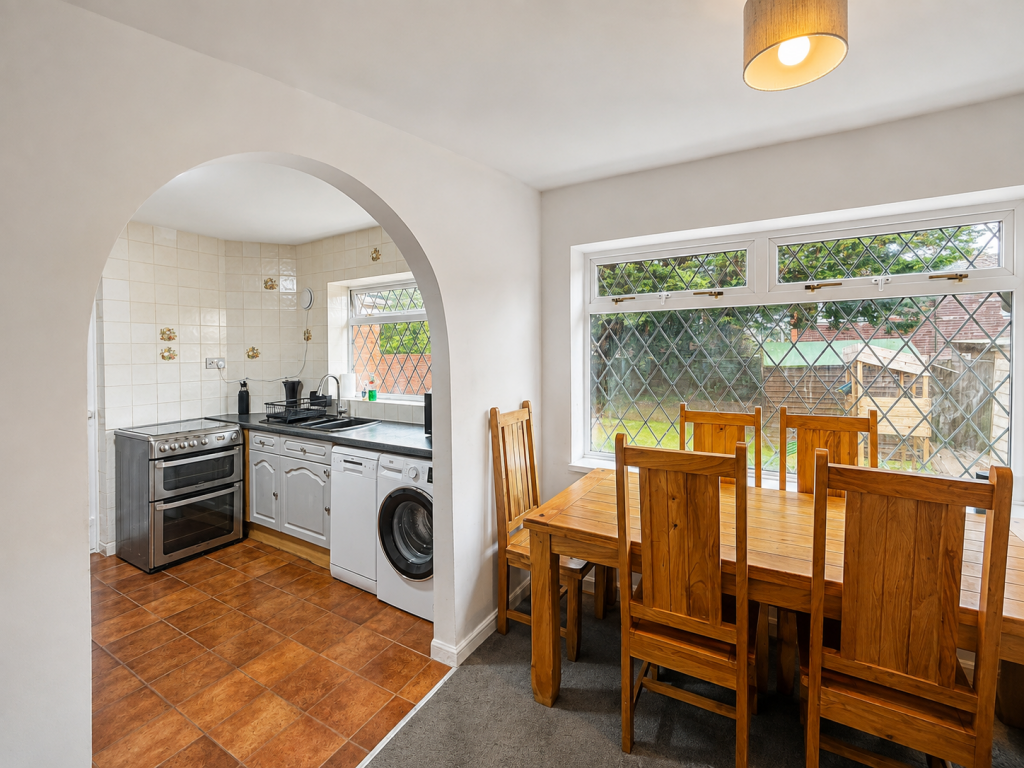 House in Dudley - View 4