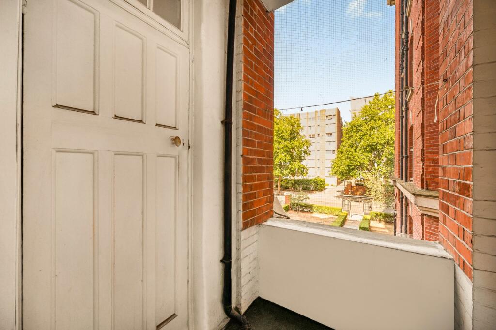 Apartment in London - More