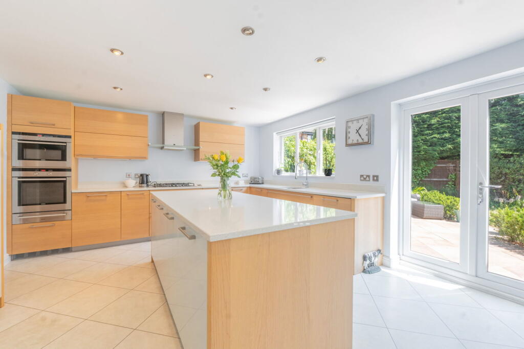 House in Solihull, Dickens Heath - More