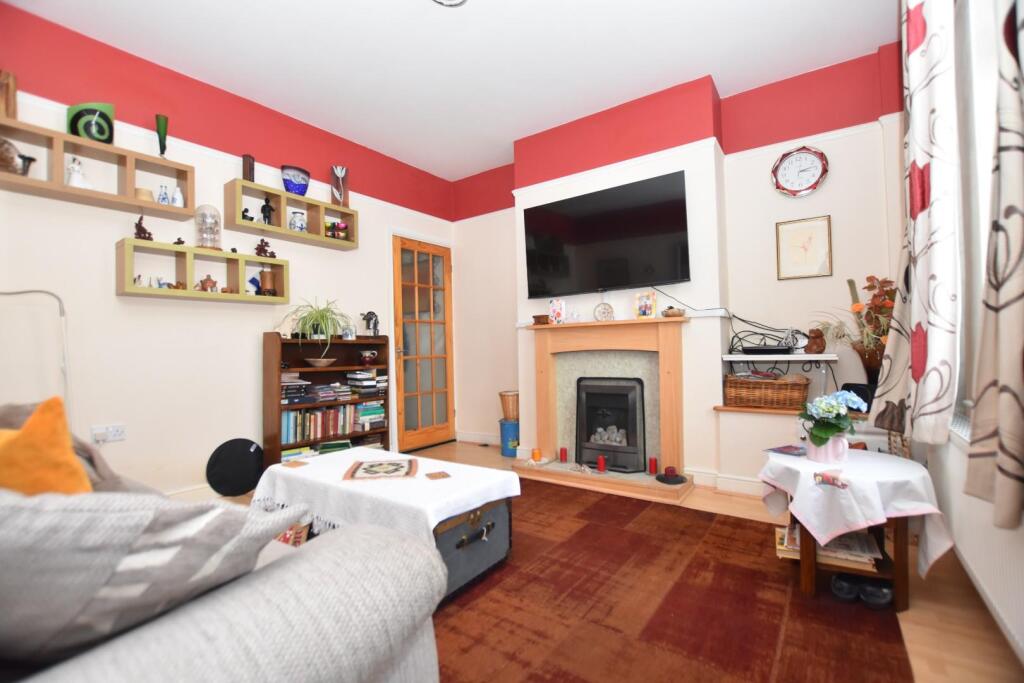 New Hall Road, Brampton, Chesterfield, S40 1HE photo 3
