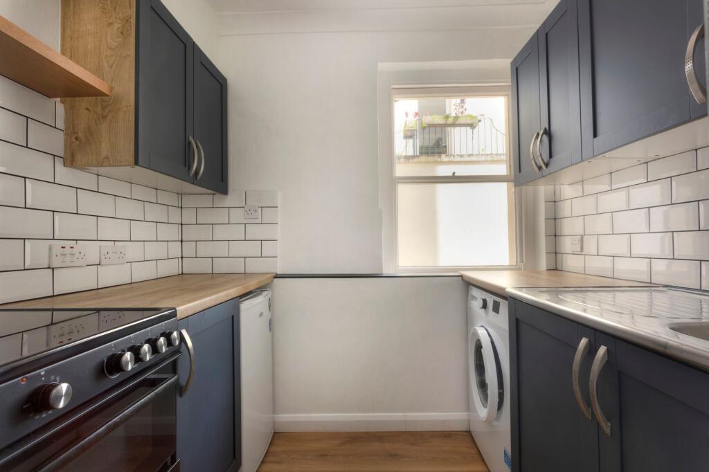 Apartment in Hove, Aldrington - View 3