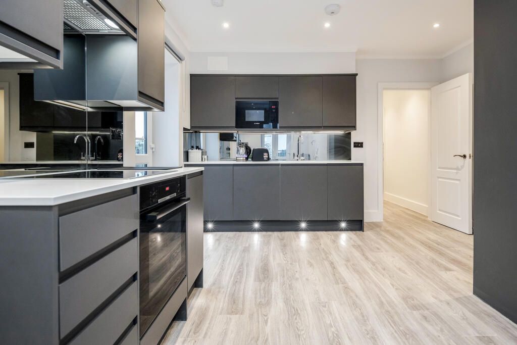 Apartment in London - More