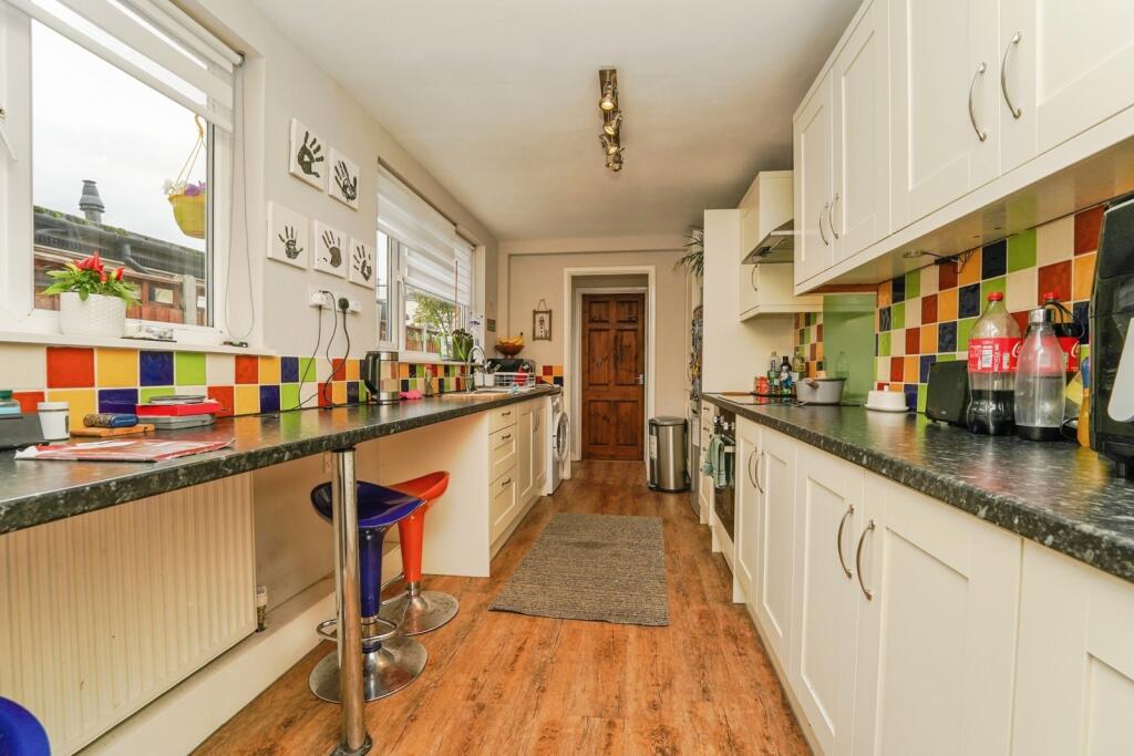 Brunswick Street, Cheltenham, Gloucestershire, GL50 photo 3