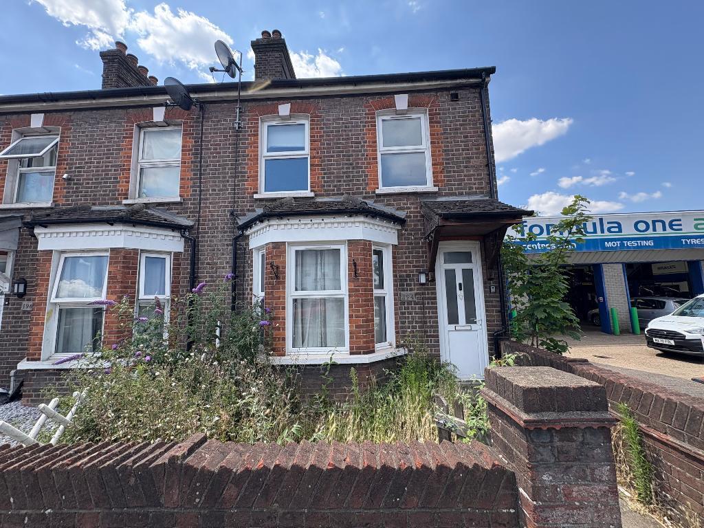 2-bed terraced on High Street South, Dunstable, Bedfordshire, LU6 3HS, £215,000