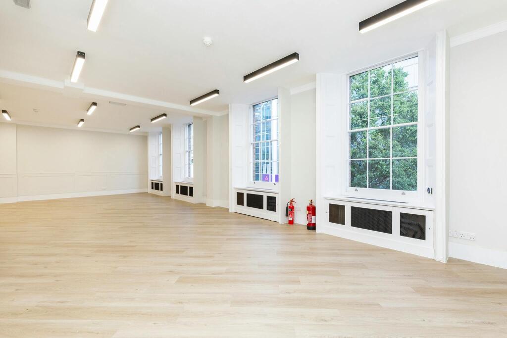 8A Brushfield Street 01.jpg