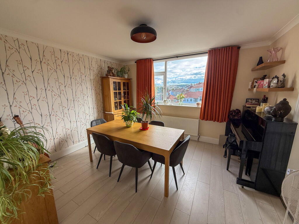 House in Torquay - More