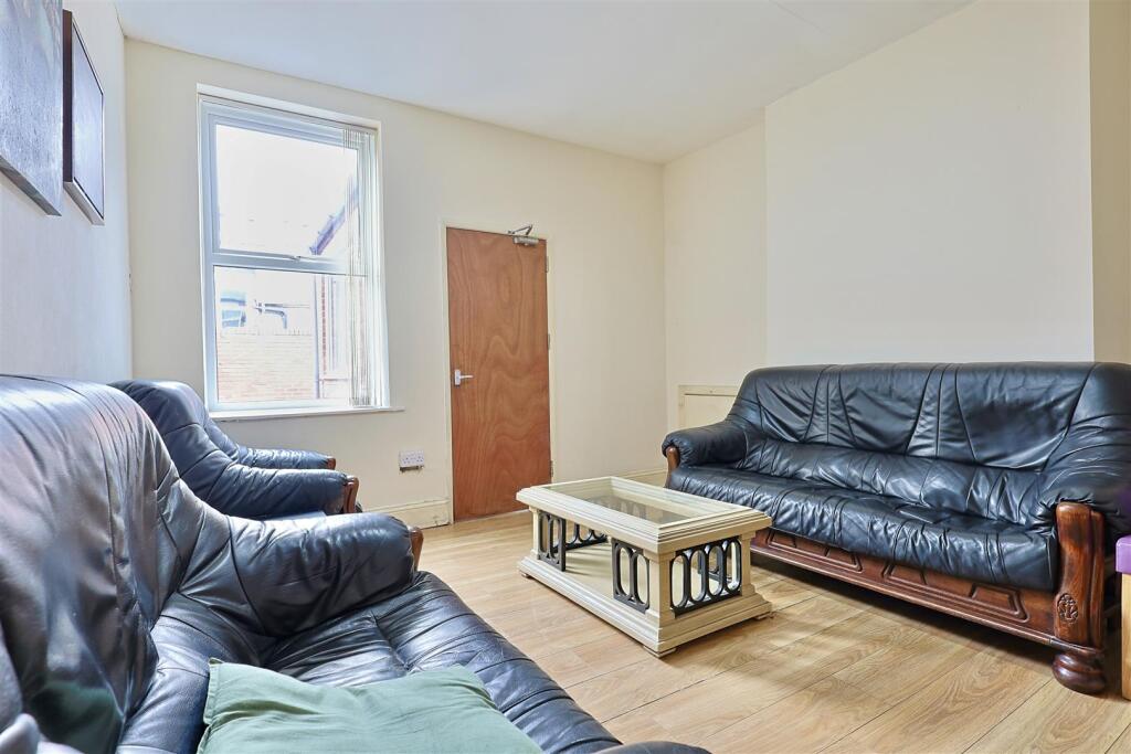 House in Newcastle upon Tyne, Tyne and Wear - View 3