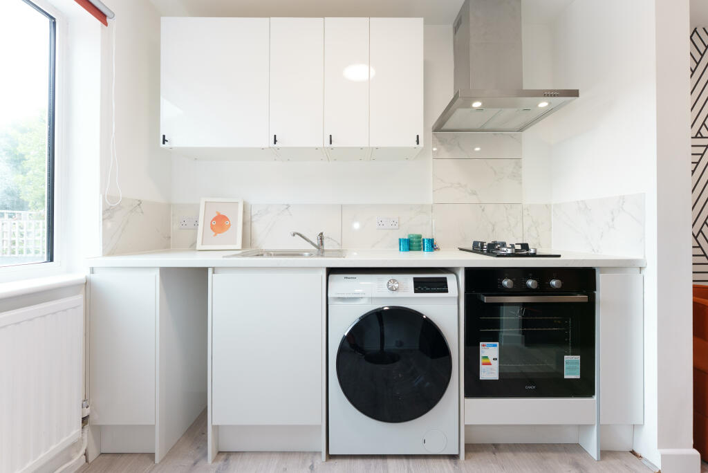 Apartment in Cambridge, Romsey - View 5