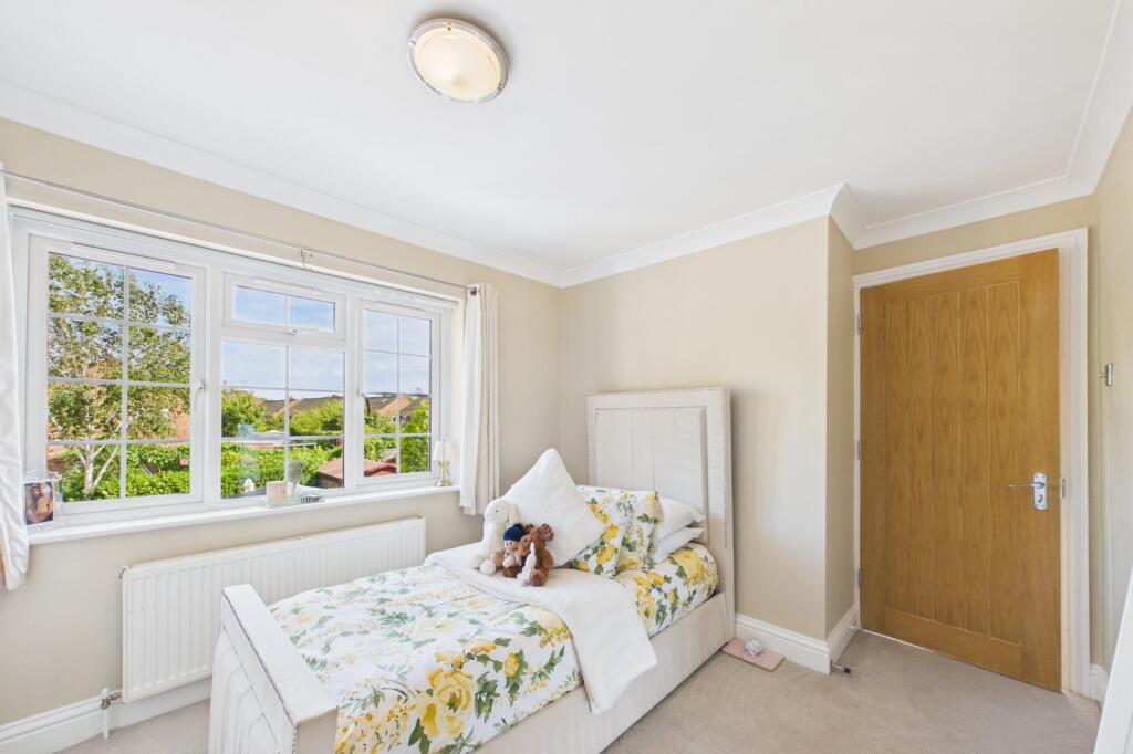 House in Sandhurst - More
