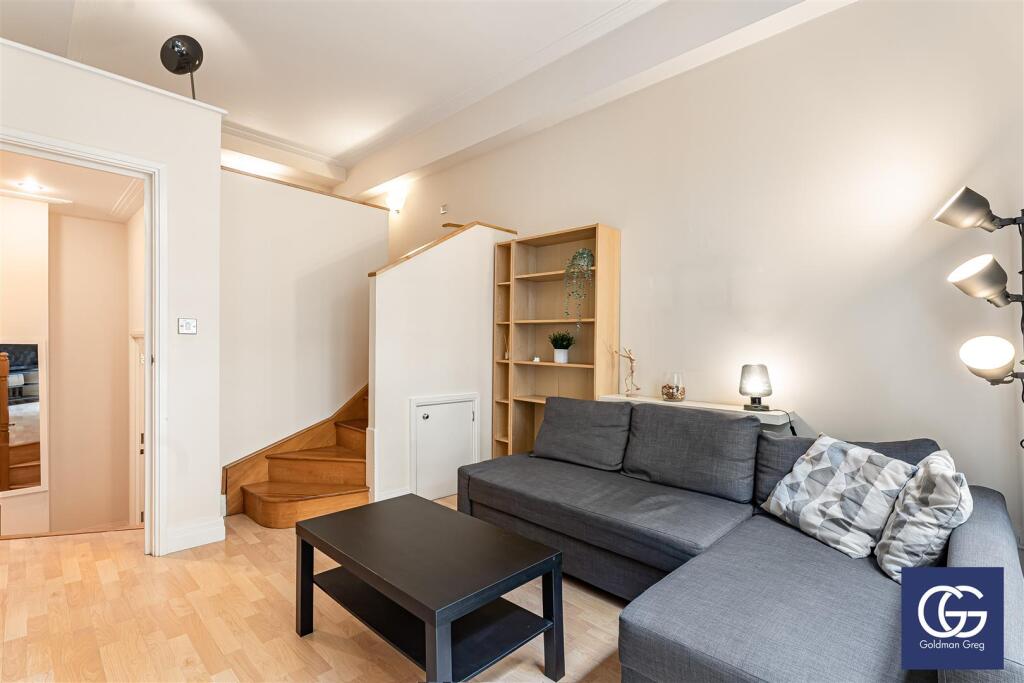 Apartment in London - More