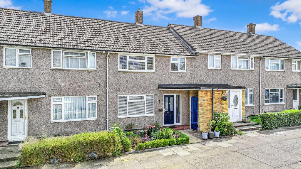 Main image of property: Spinning Wheel Mead, Harlow