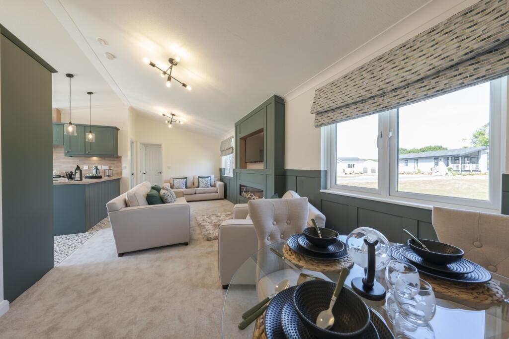 41 The Grange Moorbarns Lane, Lutterworth photo 2