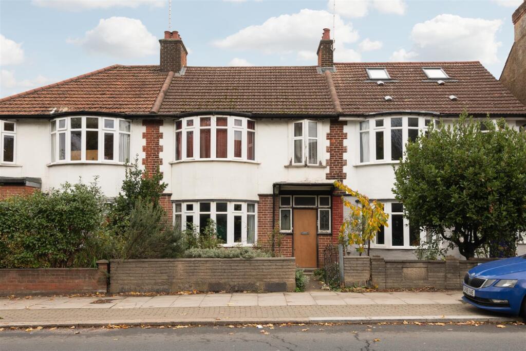 Main image of property: Oakleigh Road South, London, N11