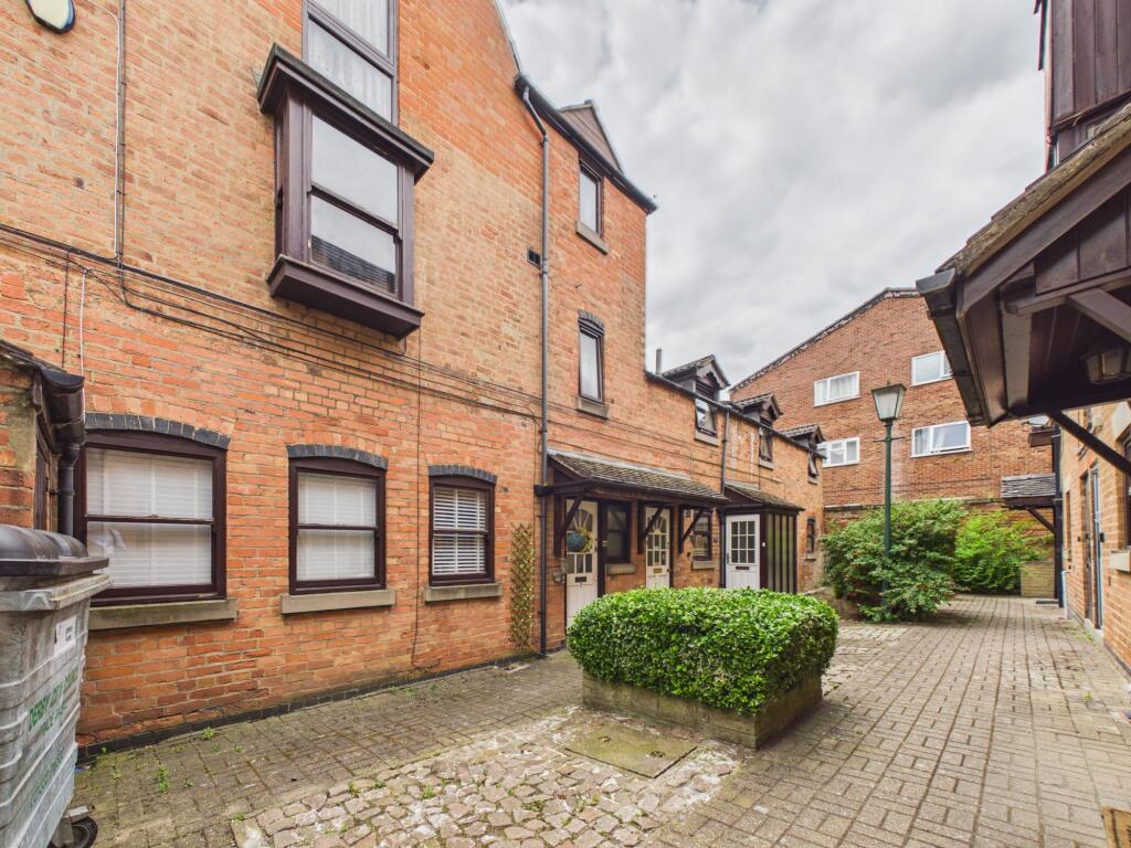 1-bed flat on Flat 10, Millers Court, Edward Street, Derby, Derbyshire DE1 3BN, £28,000