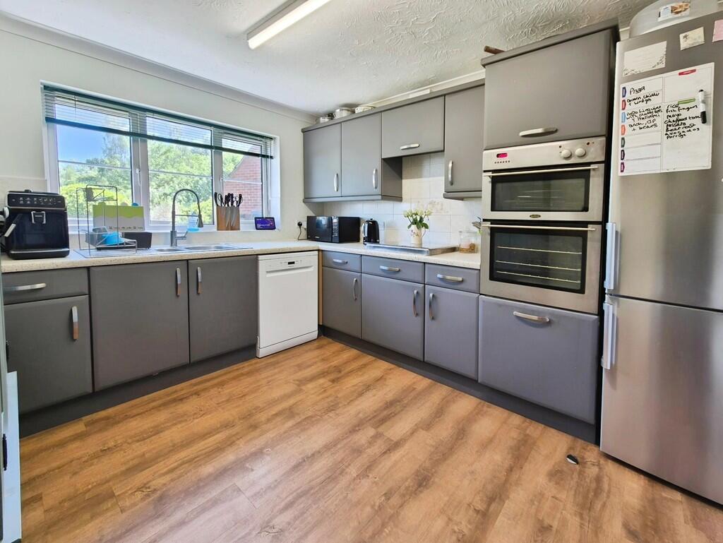 Additional image 3 of Foxglove Way, Yeovil