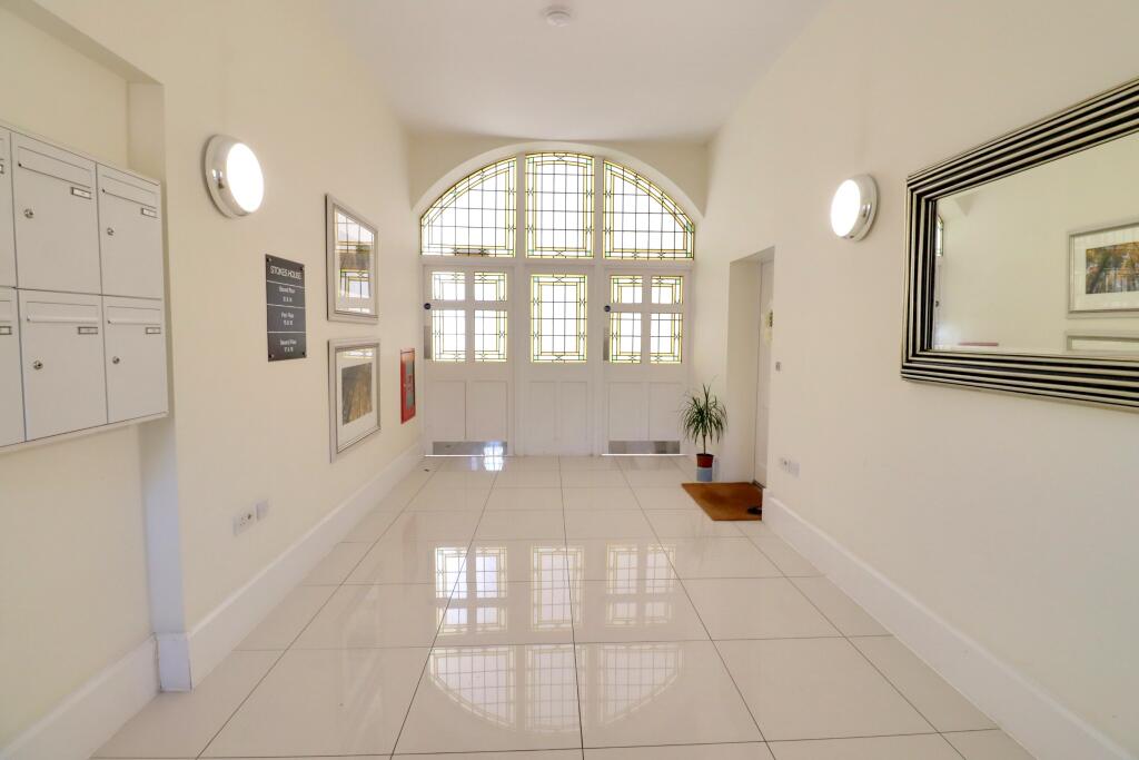 Apartment in Havant, Waterlooville - View 2
