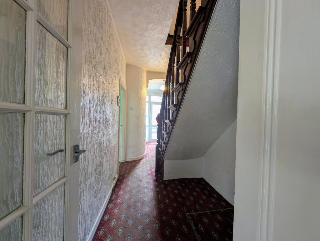 House in Cardiff, Abercynon - More