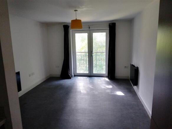 42 Sir Bernard Lovell Road, Malmesbury, Wiltshire SN16 9FQ photo 3