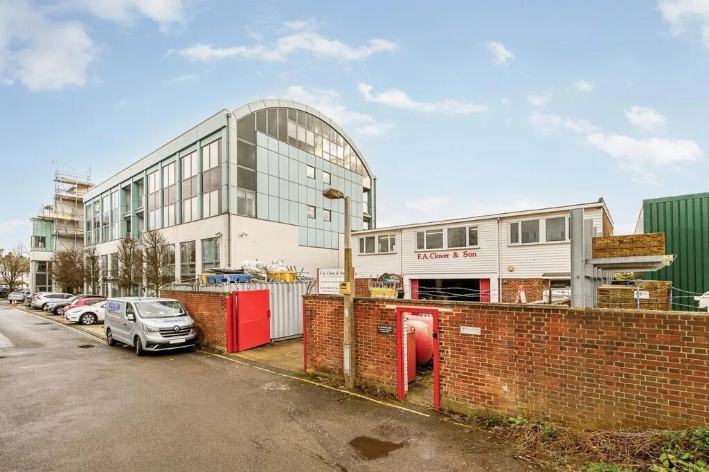 Main image of property: 14 Bardolph Road, Richmond, TW9 2LH