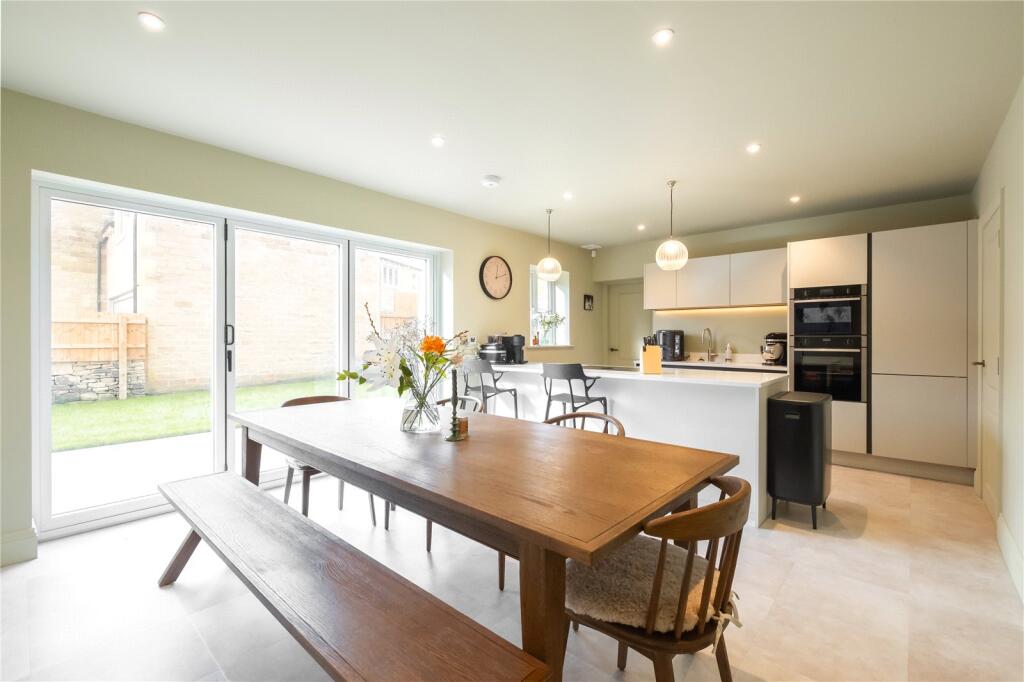 Royd Edge Road, Meltham, Holmfirth, HD9 photo 3