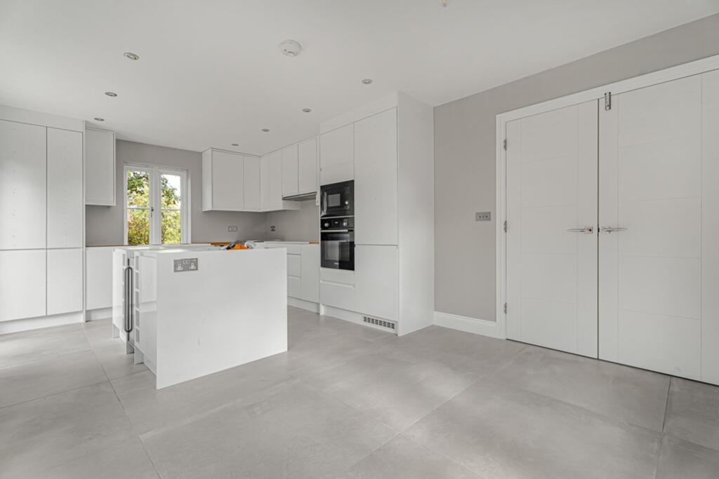 House in Stevenage - View 4