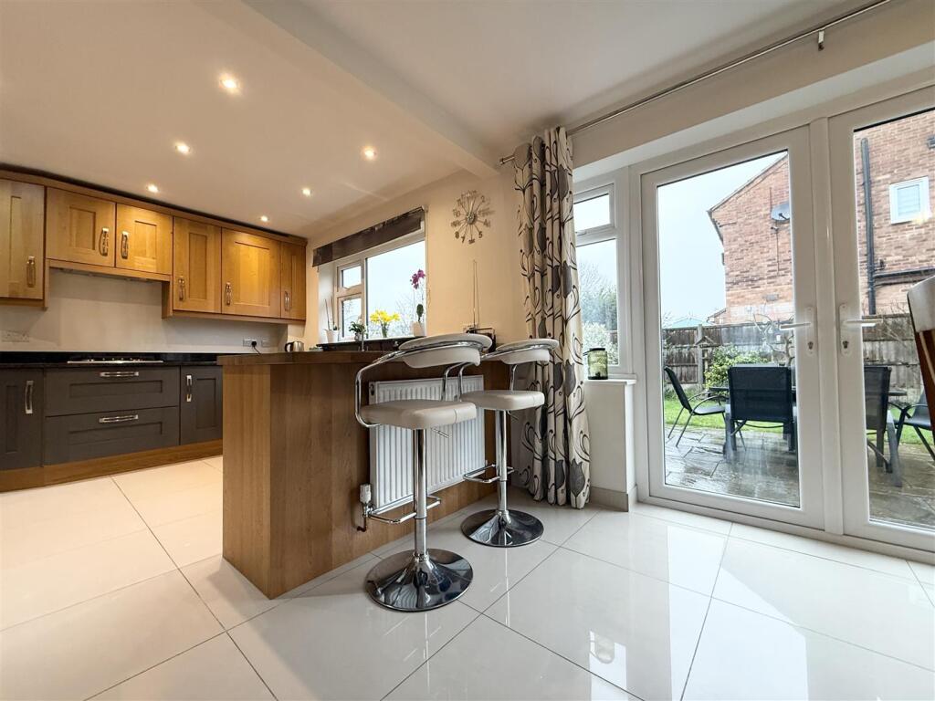 Windermere Drive, Croft, Leicester photo 2
