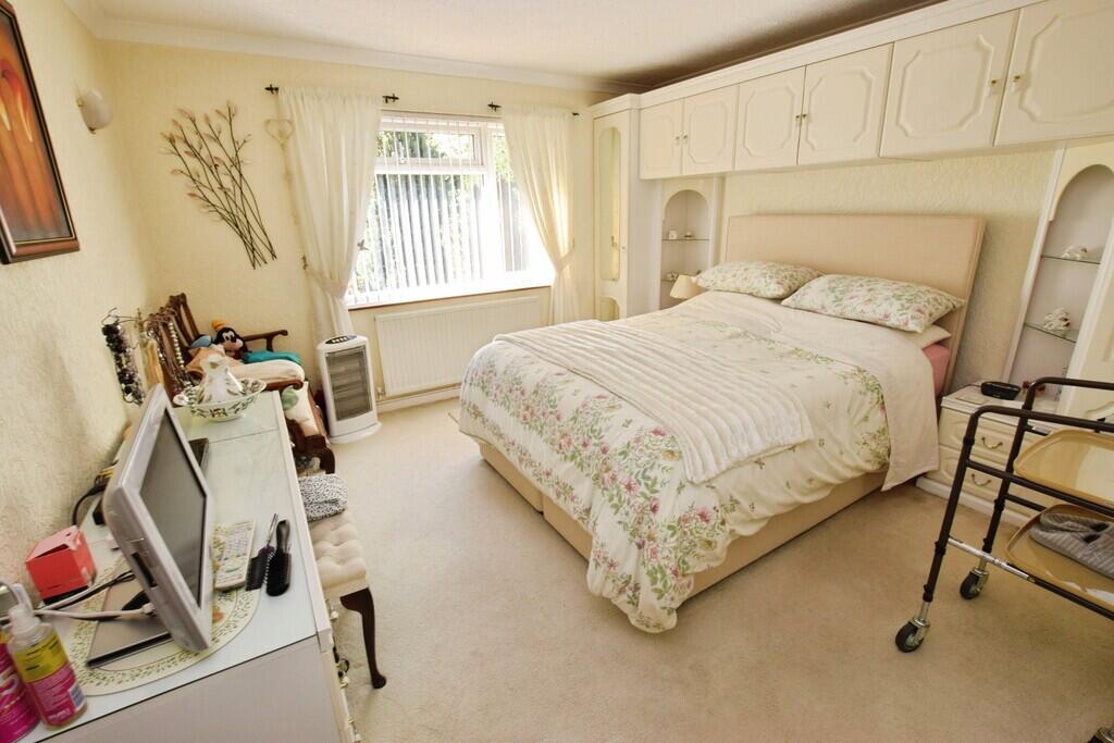 Hampshire Close photo 5
