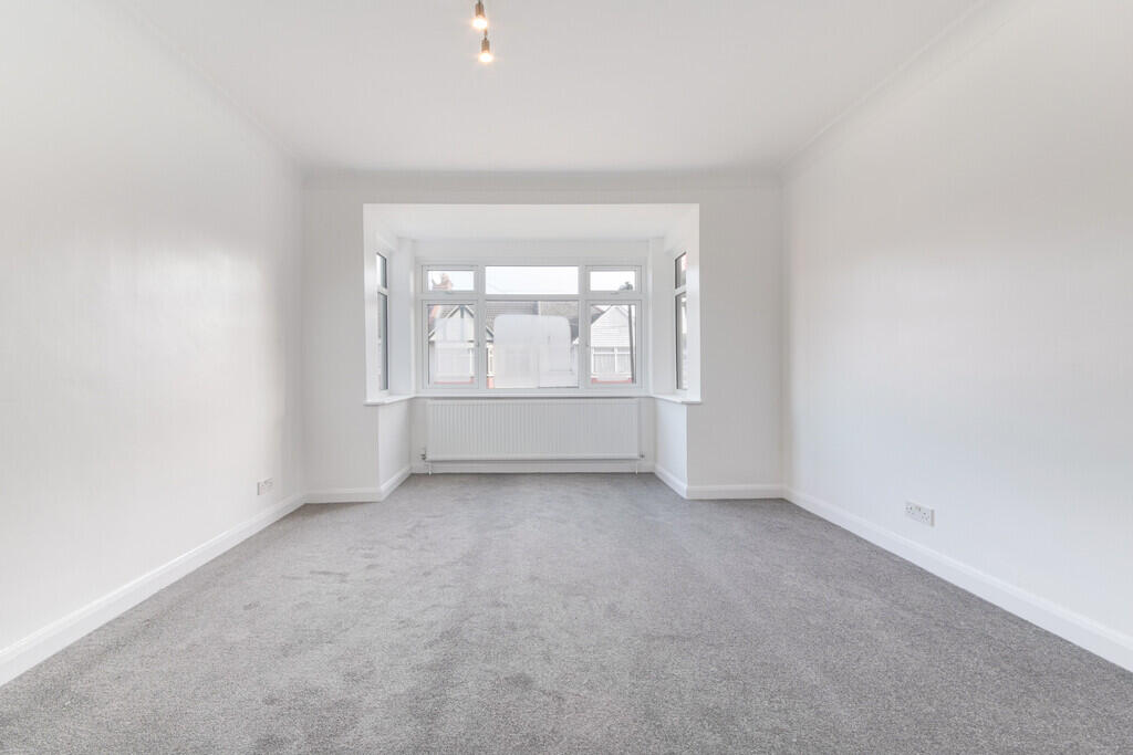 House in London, Scotch Estate, West Green - View 5