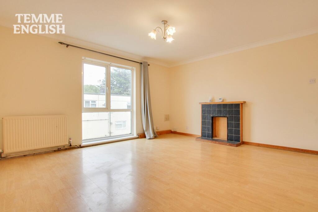 Apartment in Southend-on-Sea - View 2