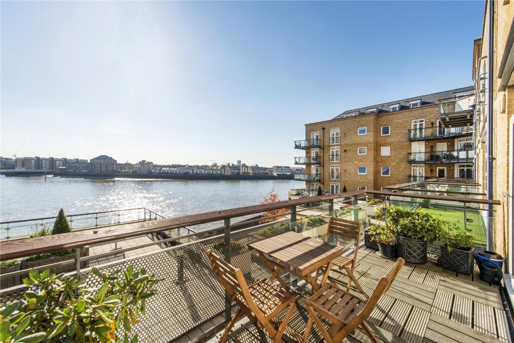 Main image of property: Narrow Street, E14