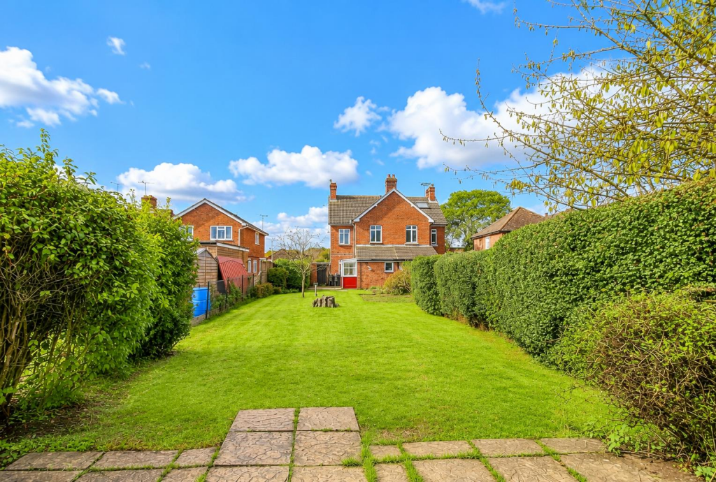 House in Surrey Heath, Mytchett - More