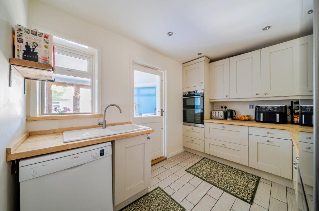 House in Portsmouth - View 3
