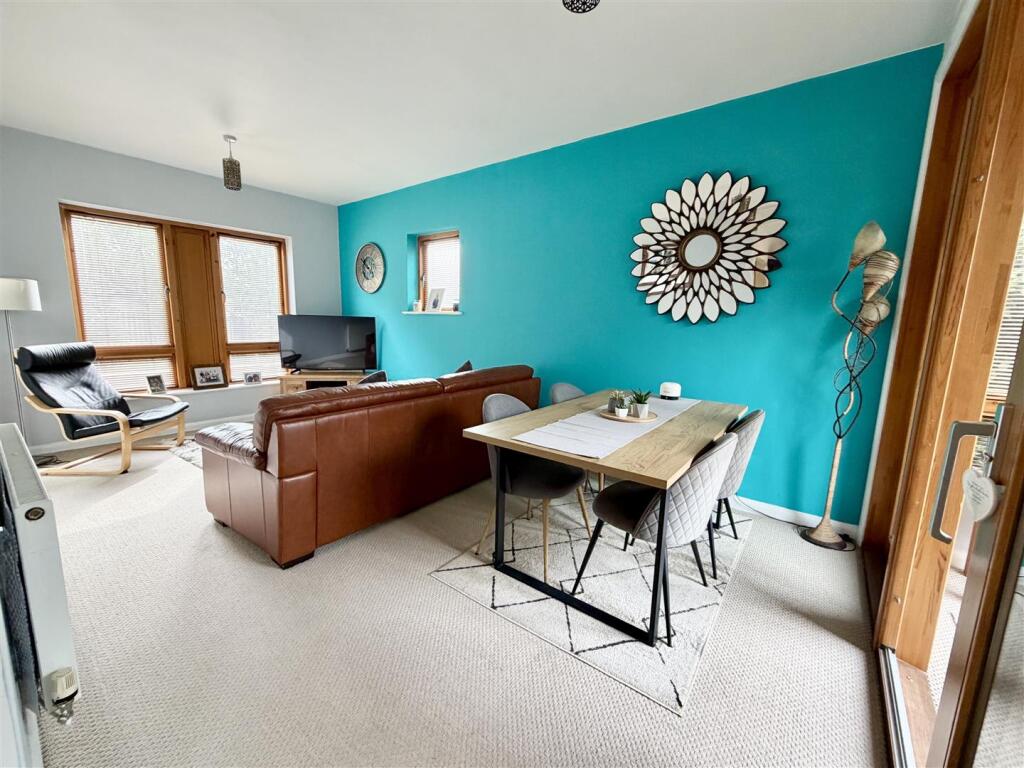 House in Leeds, Robinson Park, Allerton Bywater - View 3