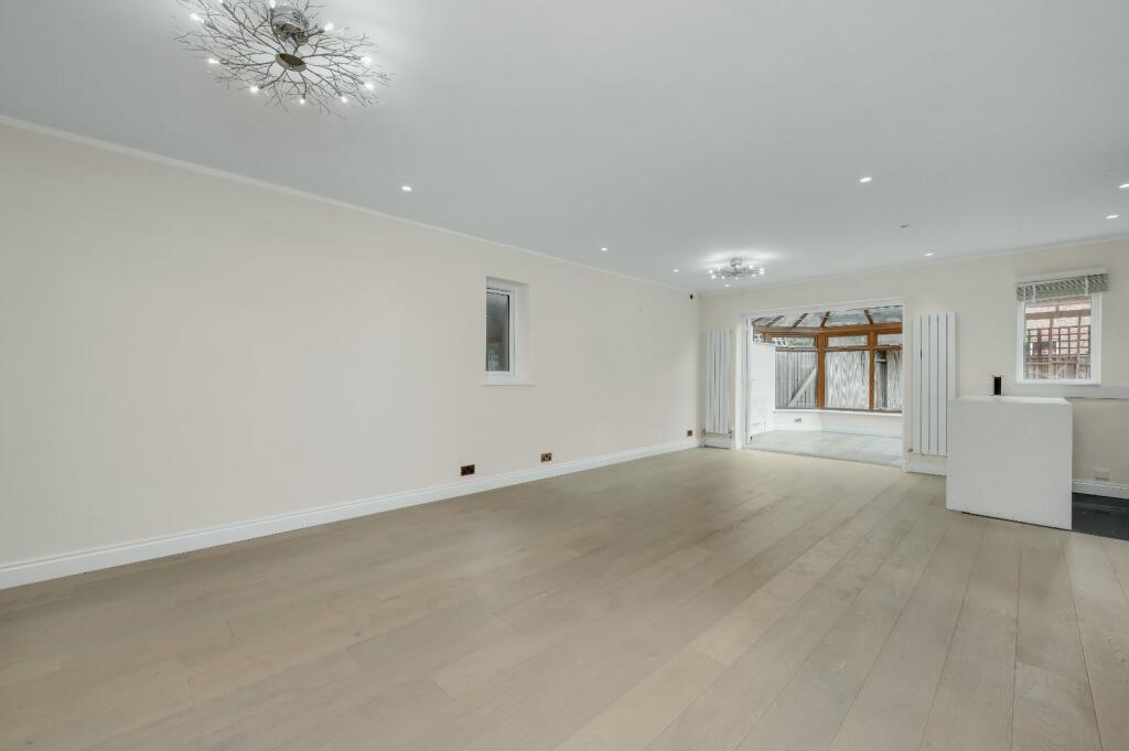 House in Elmbridge, Long Ditton - View 4