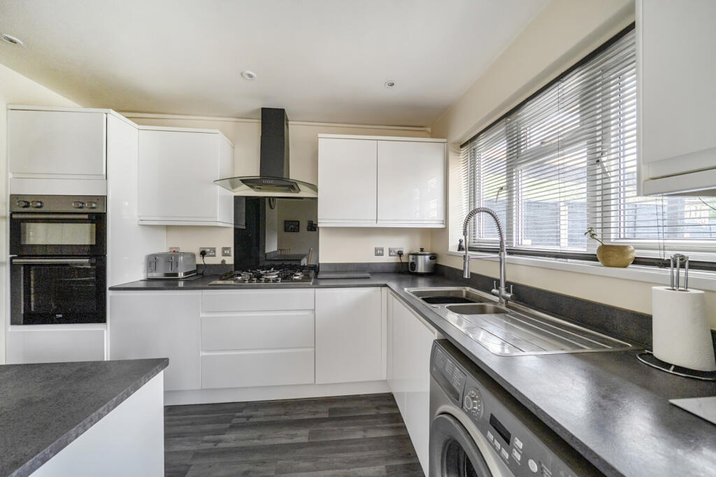 Western Avenue, Egham, Surrey - View 4