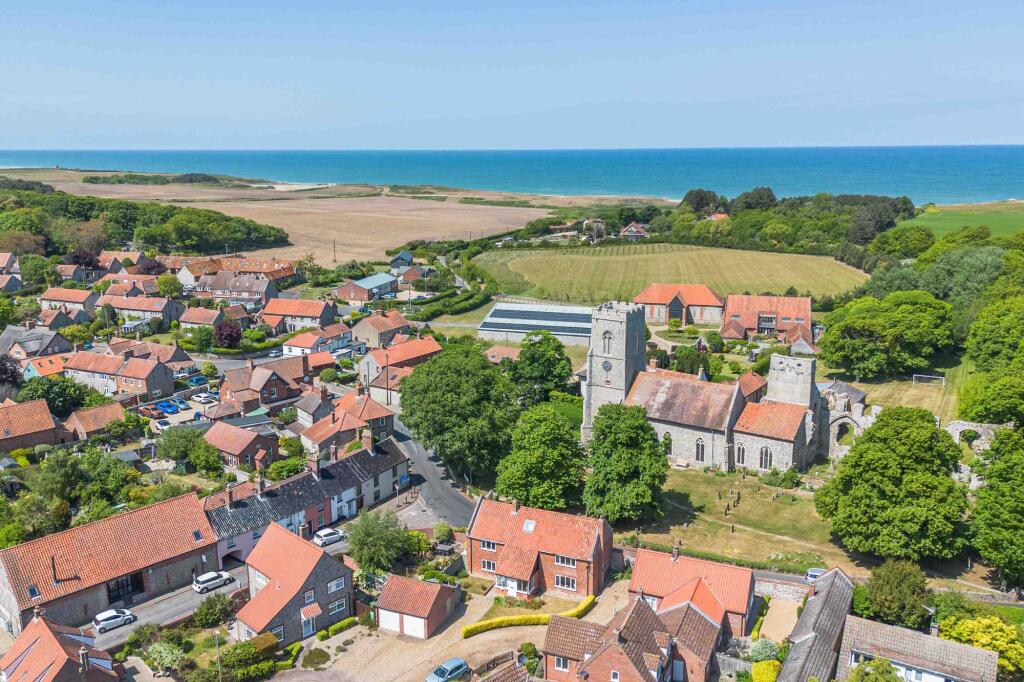 Chain Free - A Handsome Period Home in Weybourne, North Norfolk