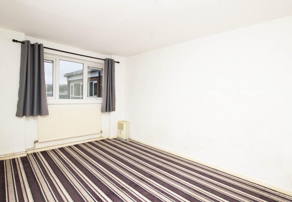 Apartment in Darwen, Sough - More