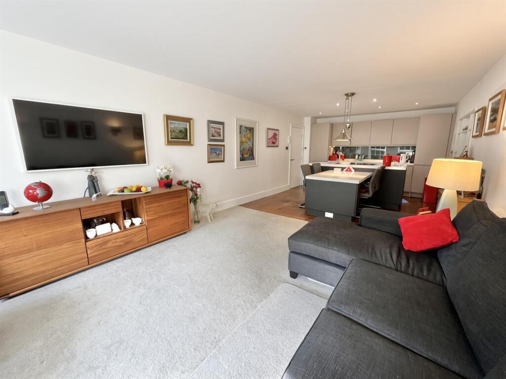 Apartment in Stockport - View 5