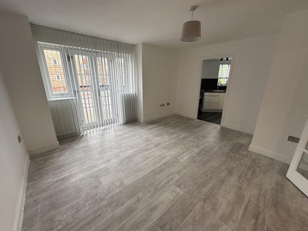 Apartment in Chelmsford - View 2