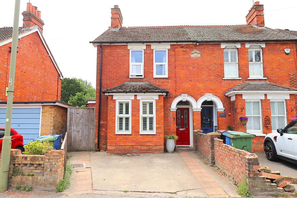 Main image of property: Fleet Road, FARNBOROUGH, GU14
