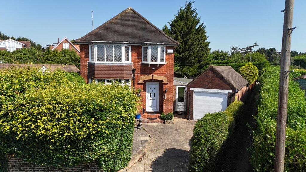Main image of property: Elm Walk, Radlett, WD7