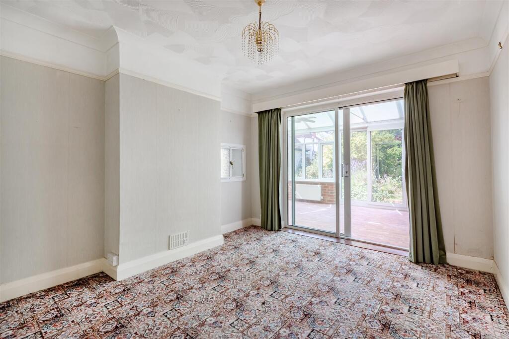 Fallowfield Close, Hove photo 4