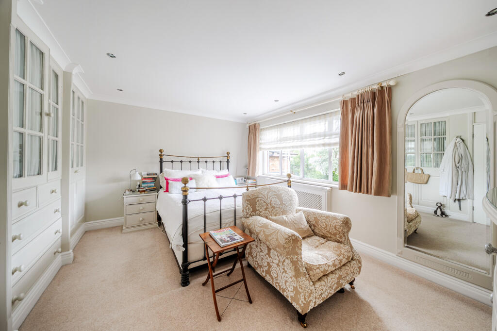 Crecy Gardens, Redbourn, AL3 - More