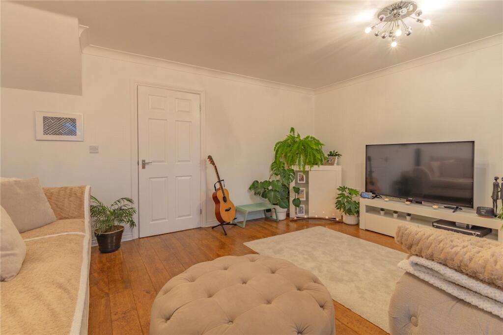 Skiddaw Close, Middleton, Manchester, Greater Manchester, M24 photo 4