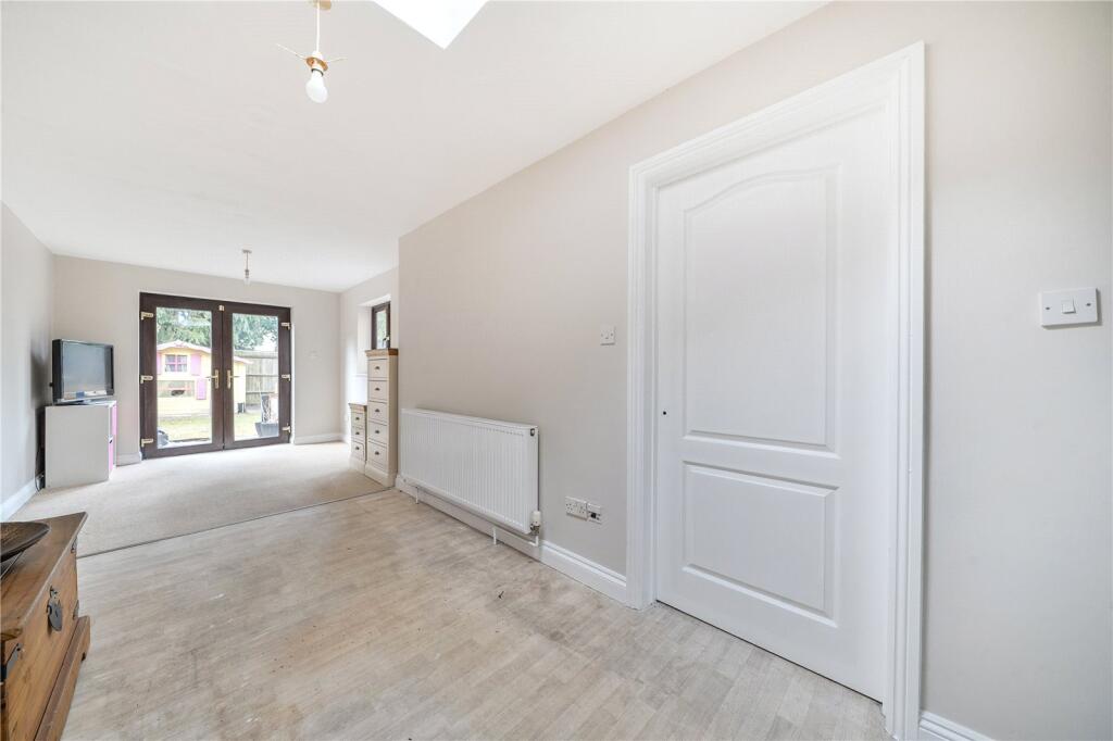 House in Thatcham, West Berkshire - View 3