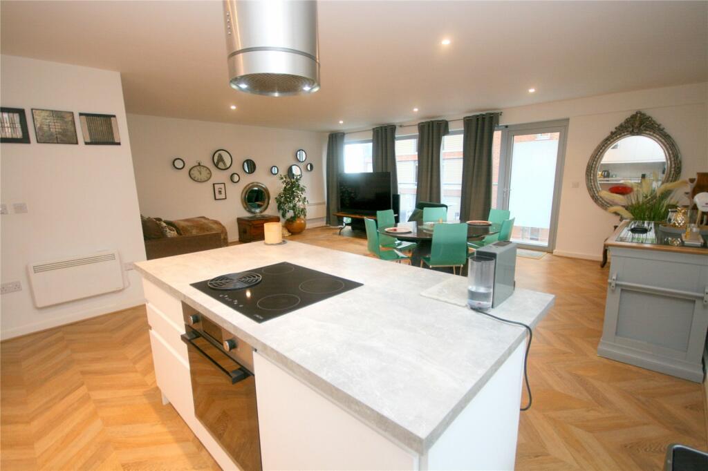 Apartment in North Tyneside, North East - View 2