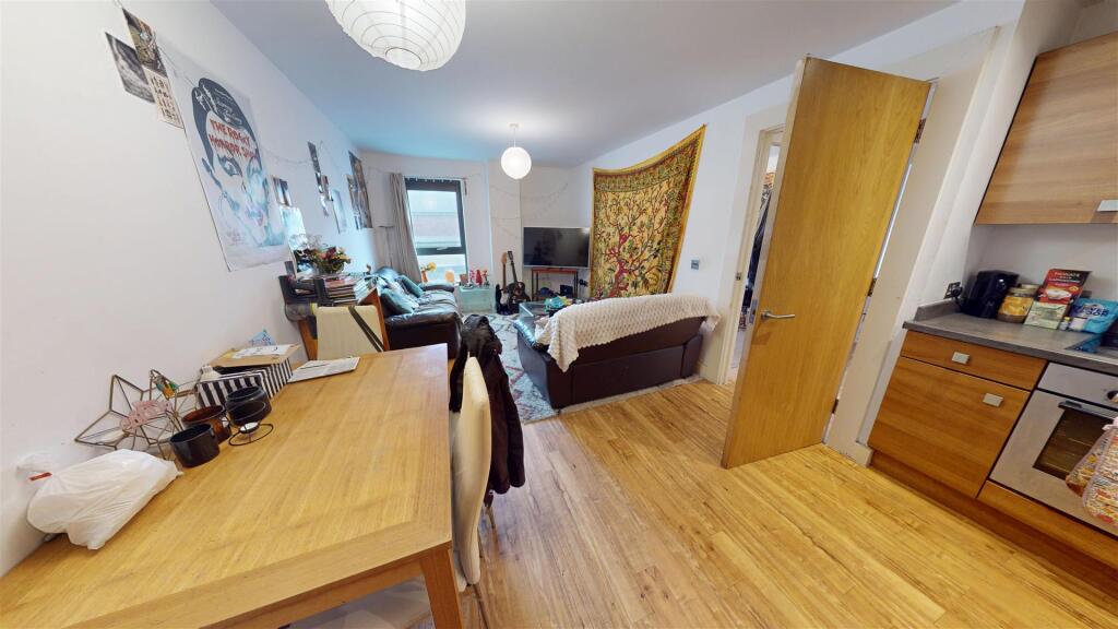 Apartment in Salford, Trinity, Lower Broughton - More