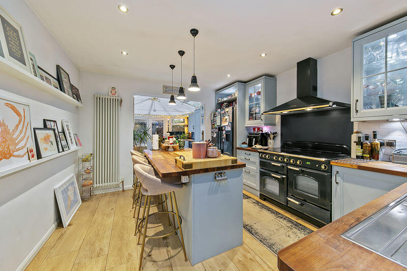 Nightingale Road, West Molesey photo 4