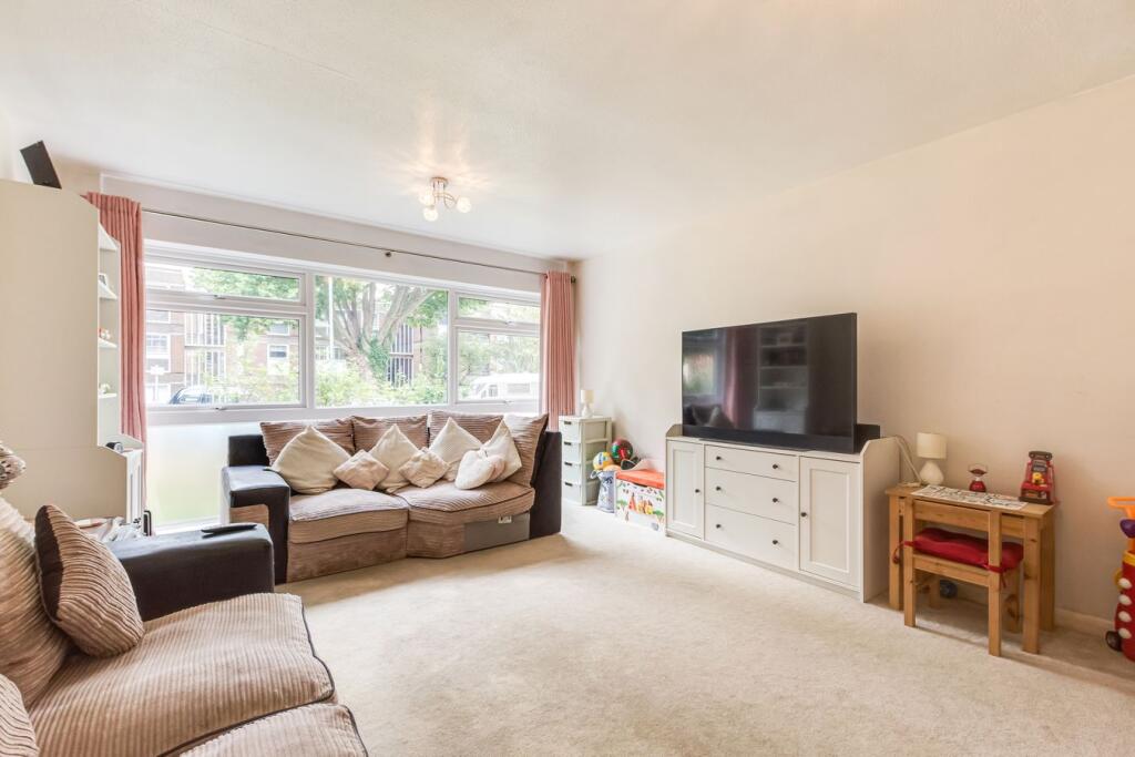 Apartment in London, Halfway Street, Longlands - View 4